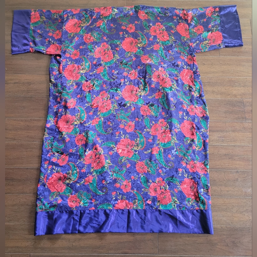 Vintage Victoria's Secret Robe - Picture 2 of 8